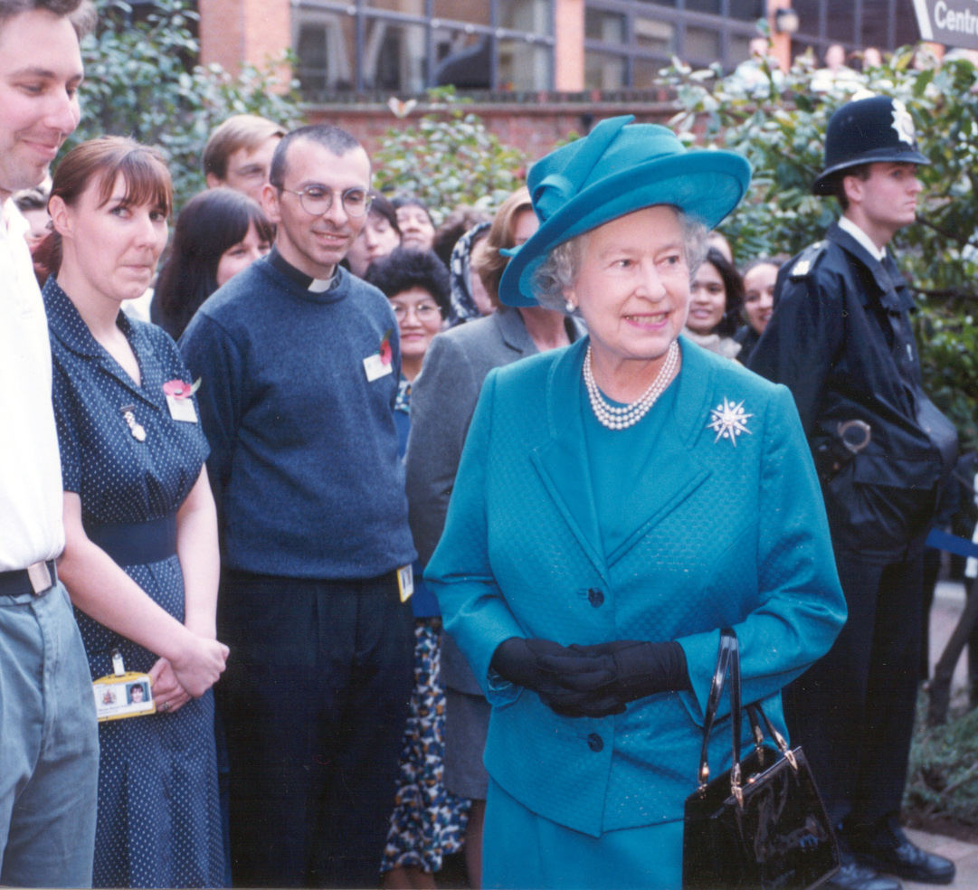 Queen and crowd