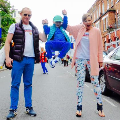 Lewis swings between his parents