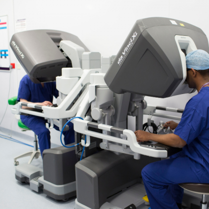 Two surgeons using the dual console