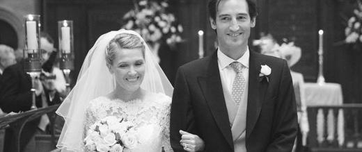 Black and white picture of Debbie and Dom's wedding day