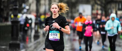 Female runner in the Paris Half Marathon