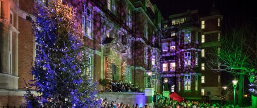 Chelsea Christmas tree and crowd at the service